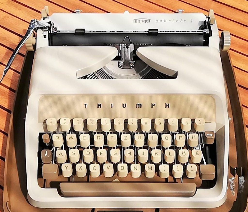 Gabriele 1 Triumph typewriter Schreibmaschine